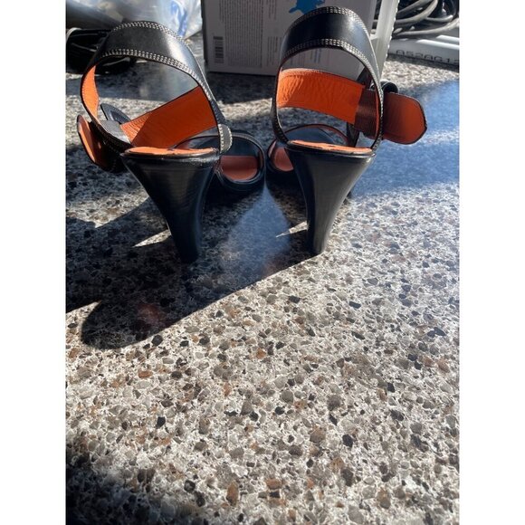 Via Spiga oversize buckel Leather Black Strappy Sandals 4.75” heels Women sz 8M - Picture 10 of 16